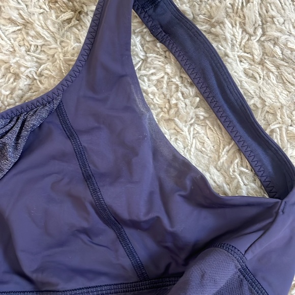 Lululemon workout top with built in bra and elastic band at the waist - Picture 5 of 5